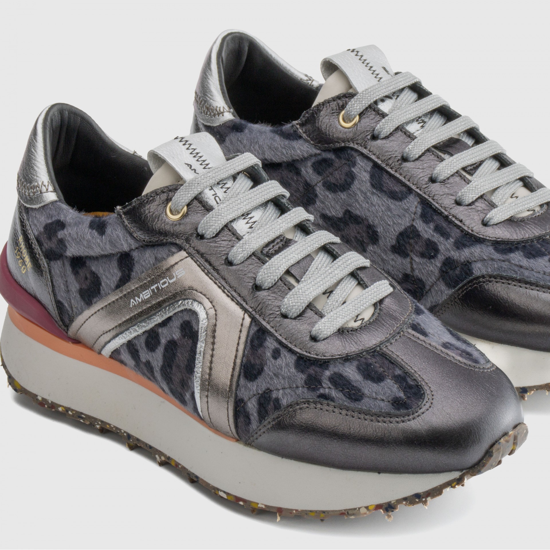 RHOME W Retro Runner