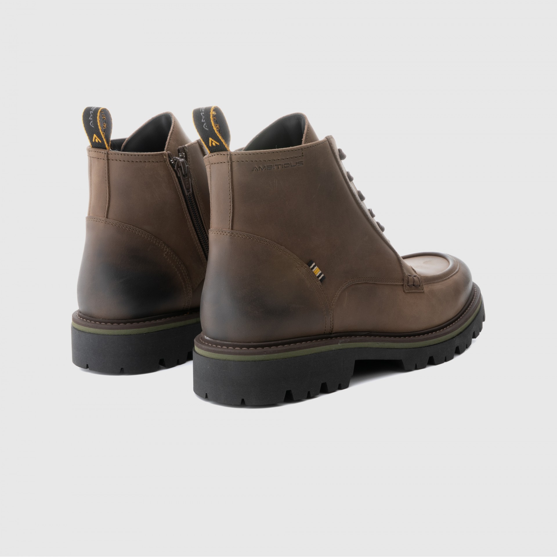 VET Lace-Up Warm Boot