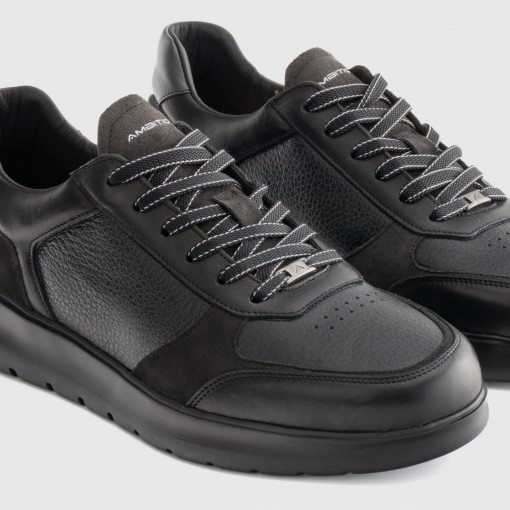 HOVER Comfort Sneaker