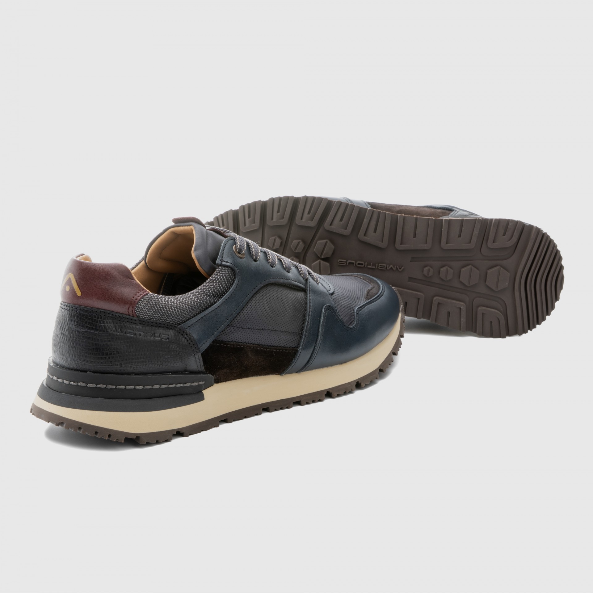 VINCE Classic Runner