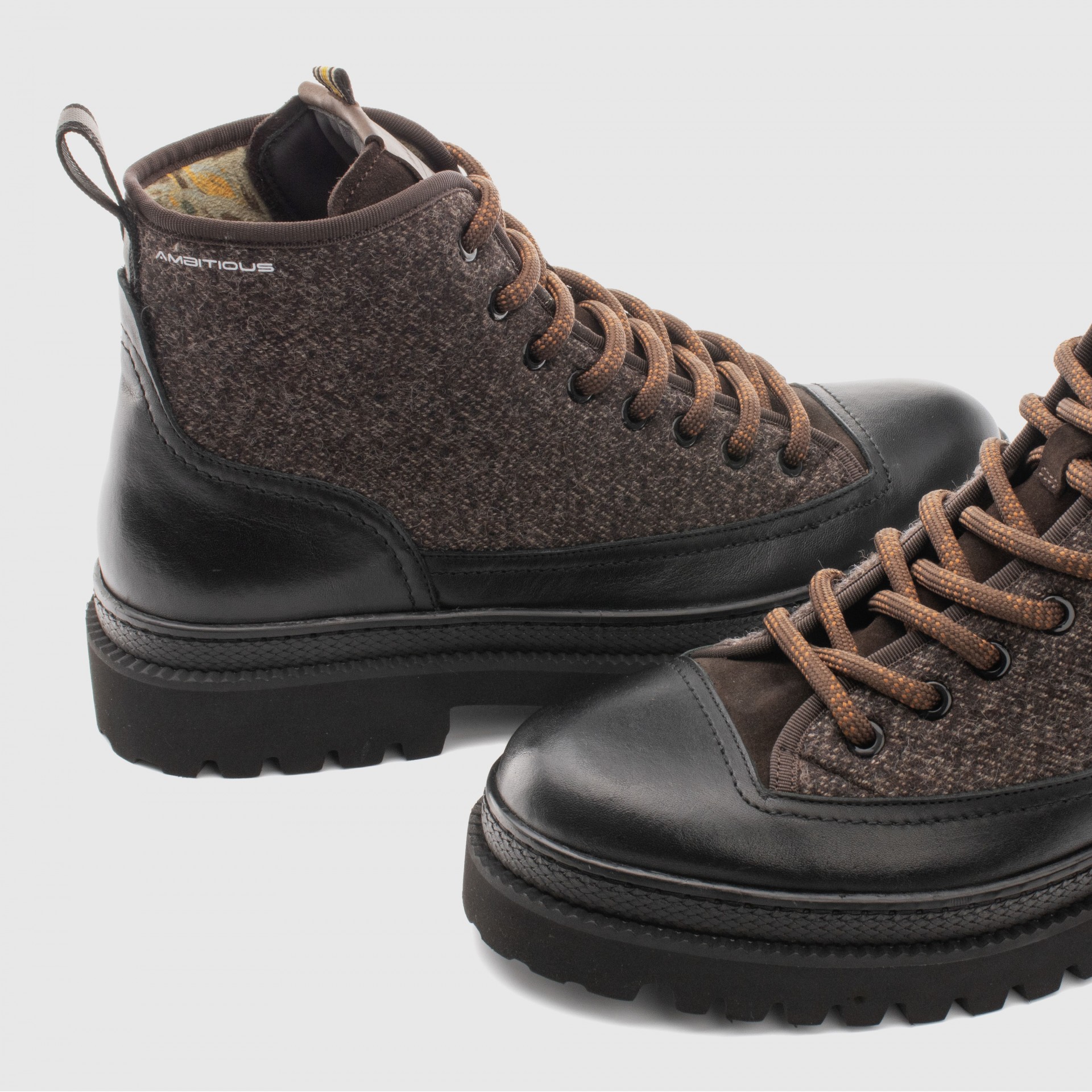 PELION Hiking Boot