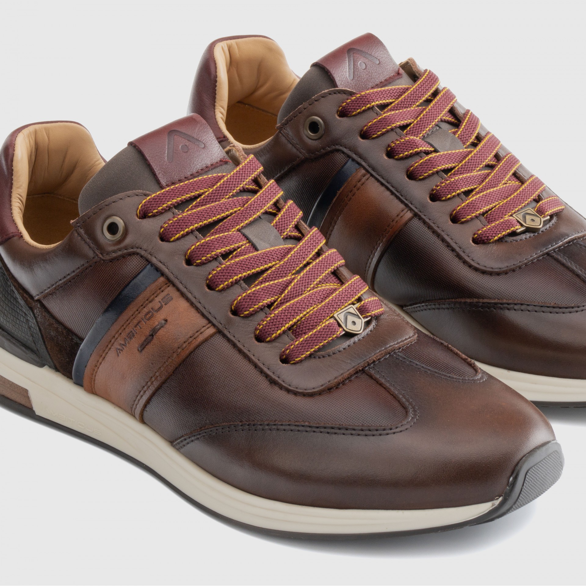 SLOW Classic Sneaker