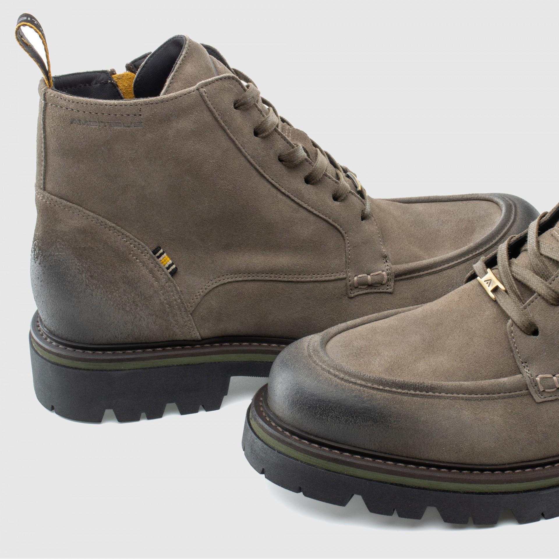 VET Lace-up Boot