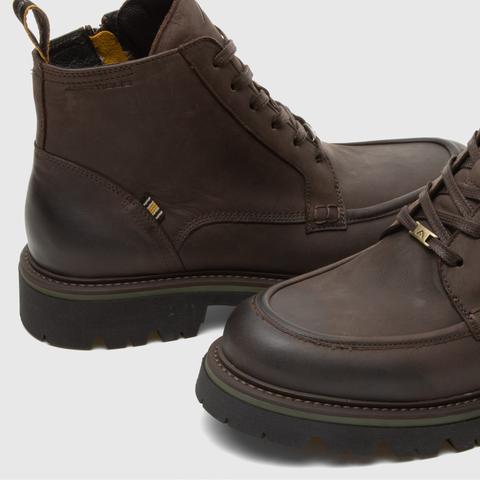VET Lace-up Boot