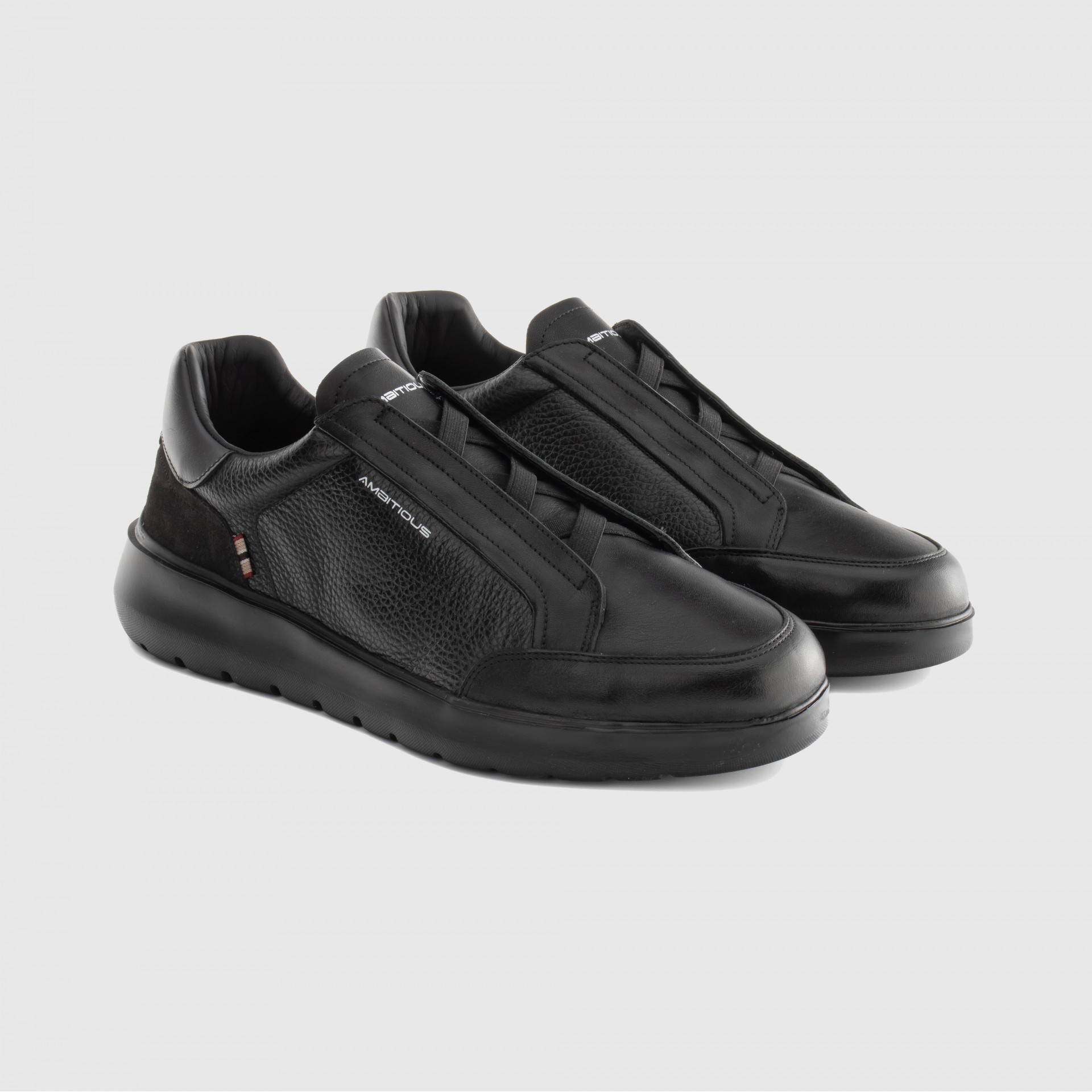HOVER Slip-on Sneaker