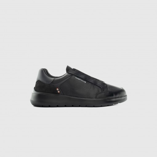 HOVER Slip-on Sneaker