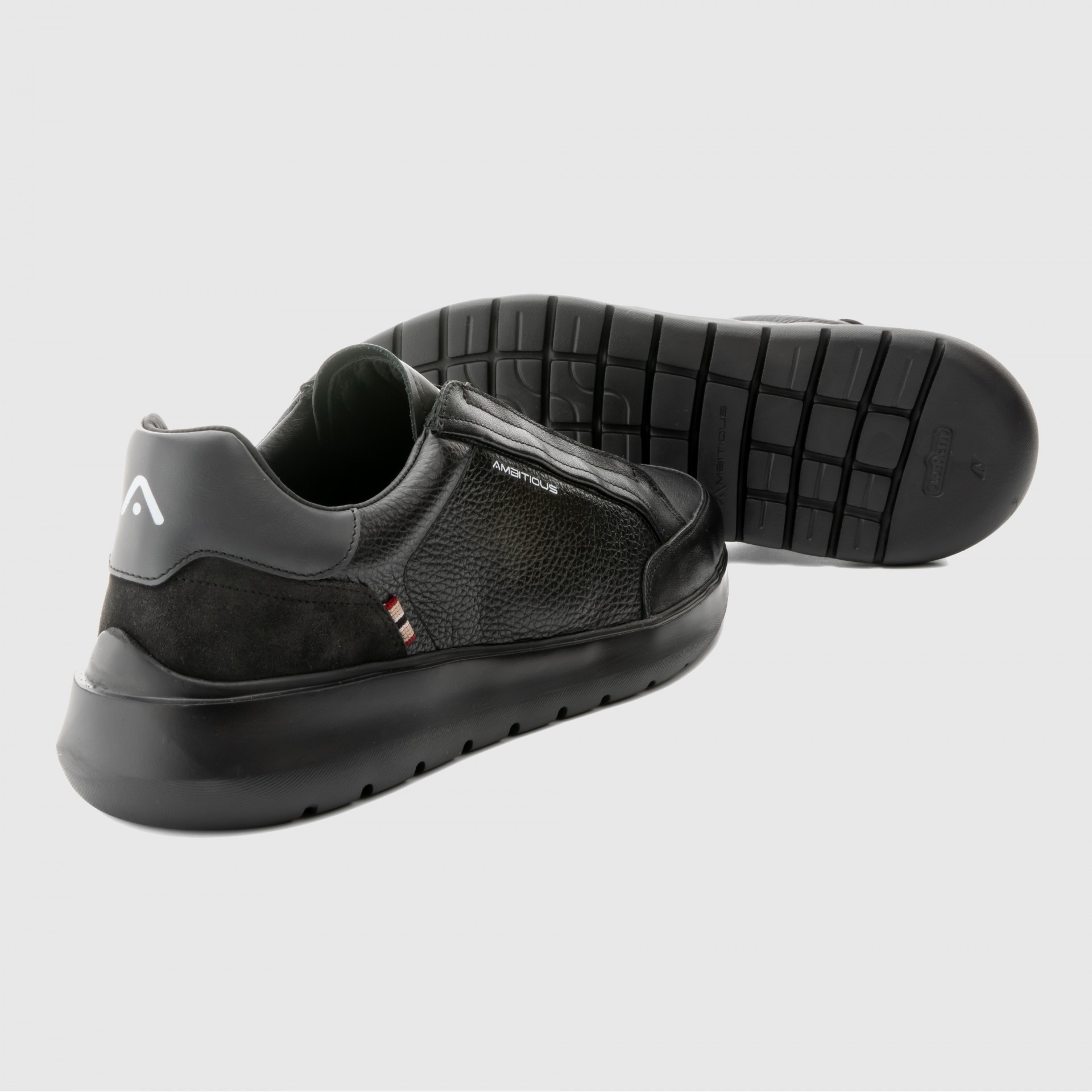 HOVER Slip-on Sneaker