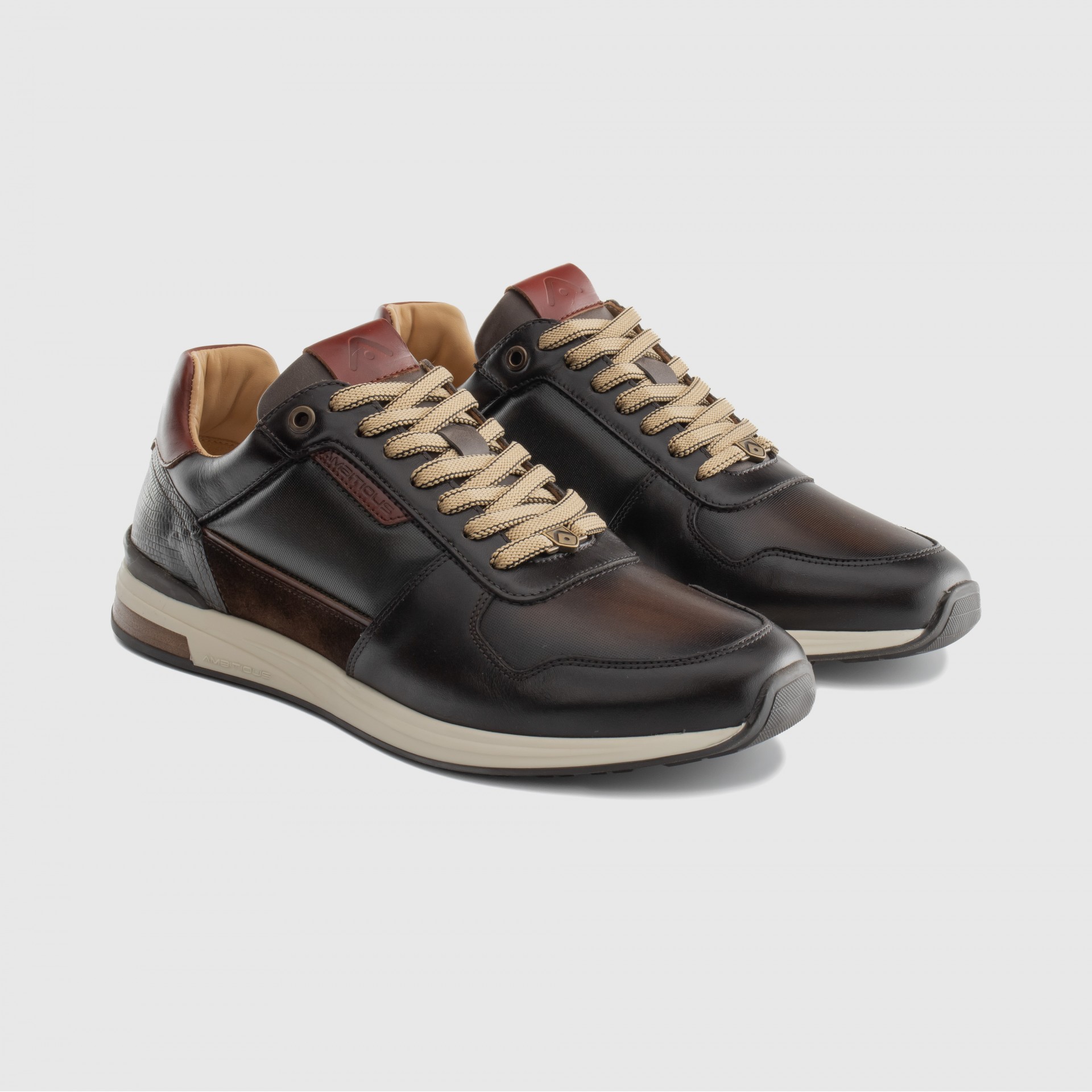 SLOW Classic Sneaker