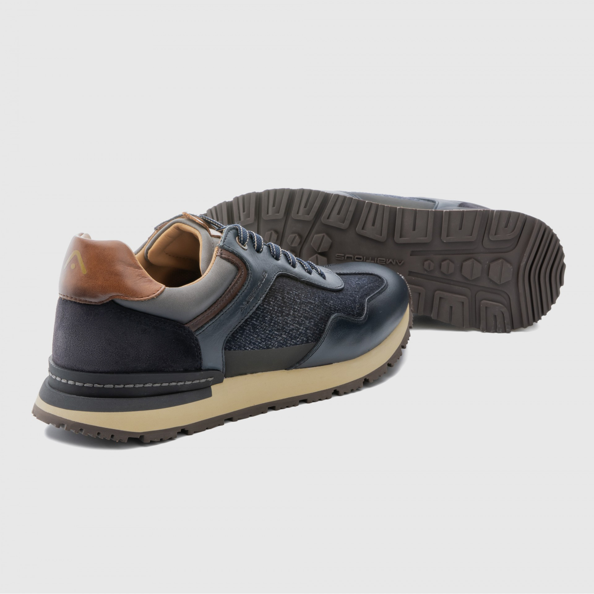 VINCE Classic Runner