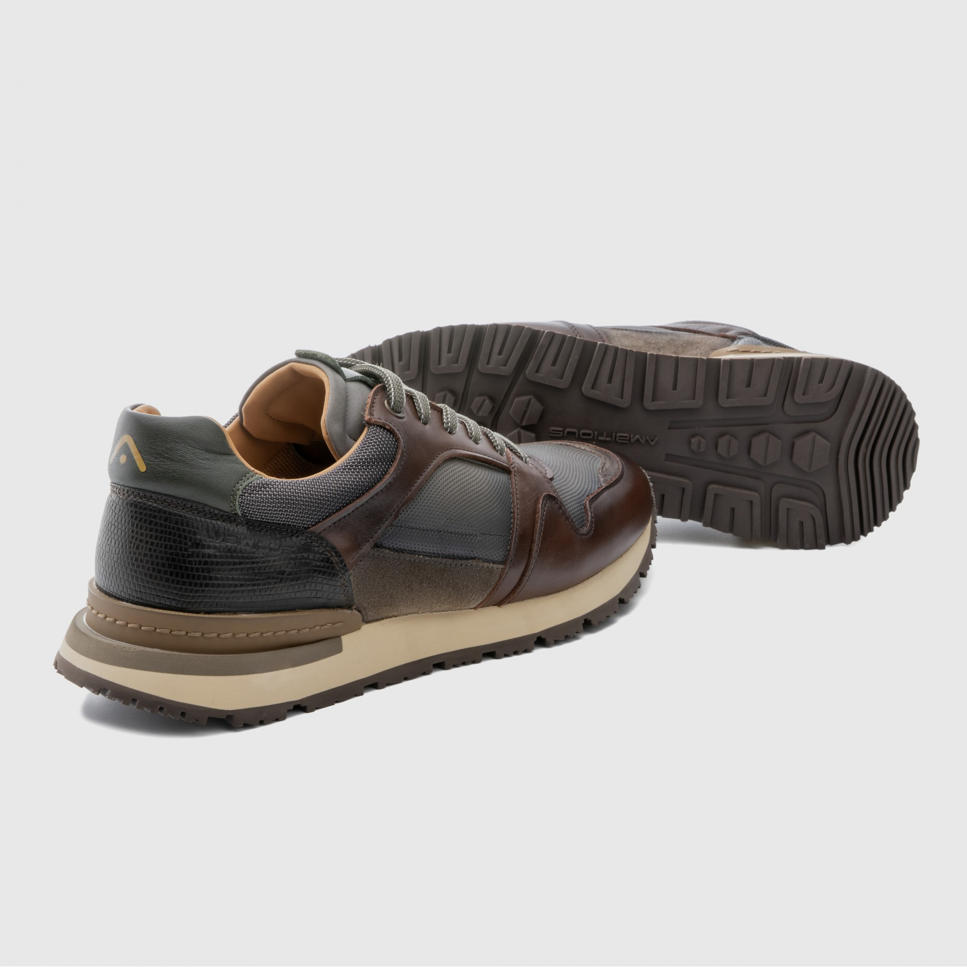 VINCE Classic Runner