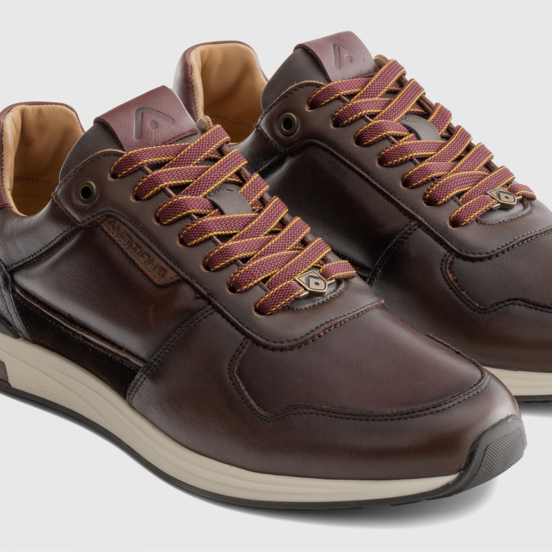 SLOW Classic Sneaker