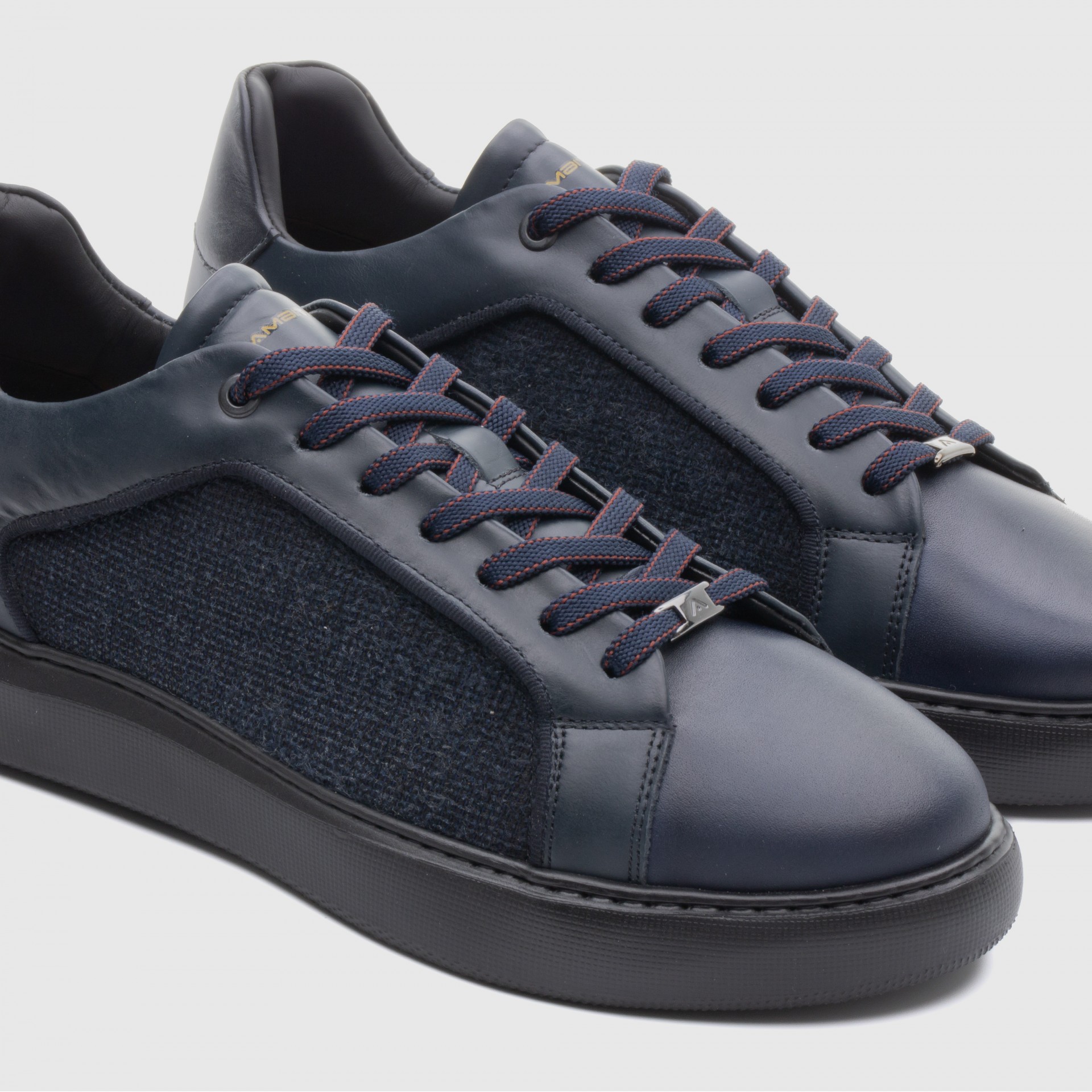 ECLIPSE Panel Sneaker