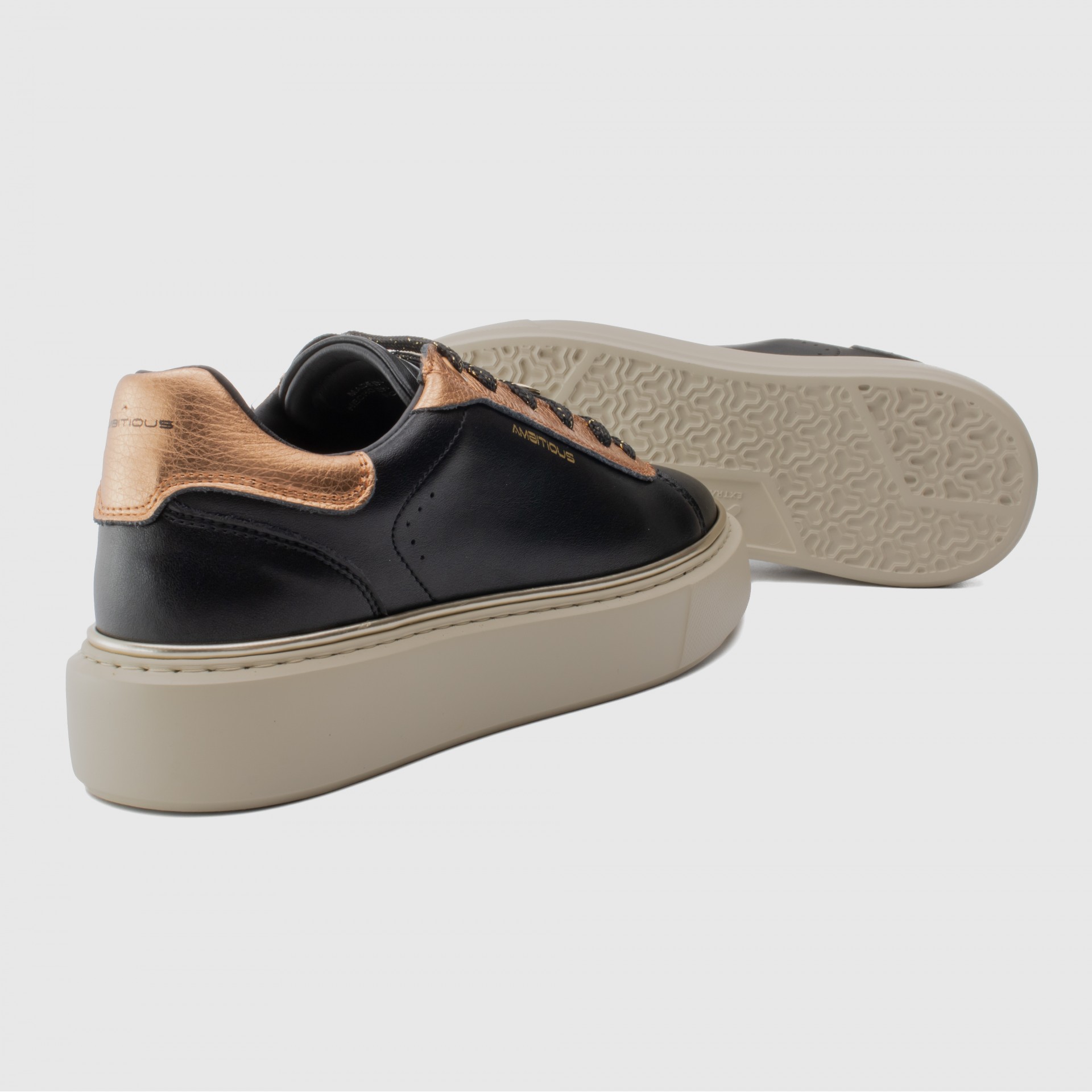 Bozelady Low-Top Sneaker