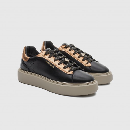 Bozelady Low-Top Sneaker