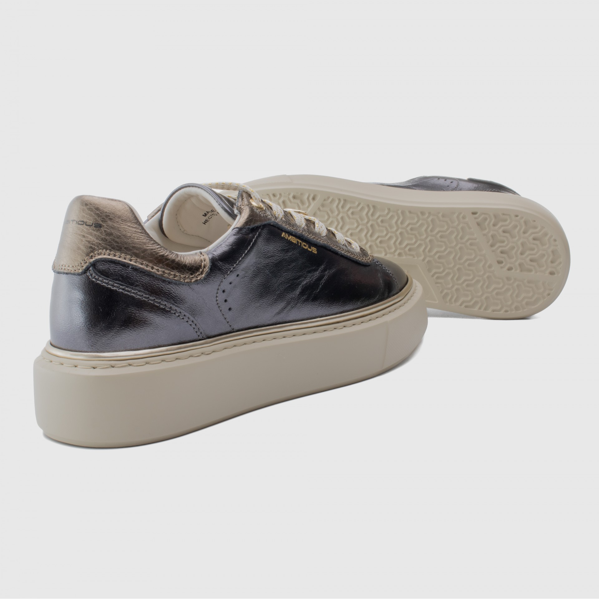 Bozelady Low-Top Sneaker