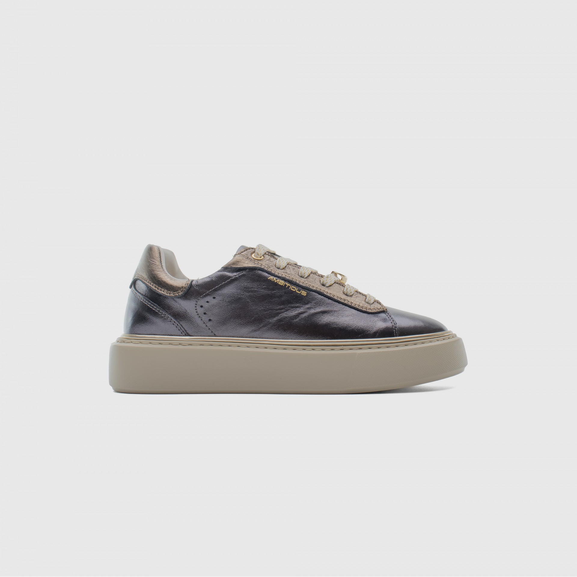 Bozelady Low-Top Sneaker