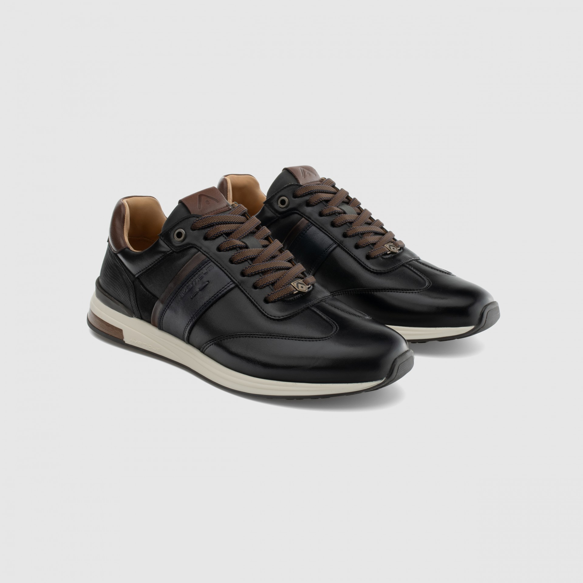 SLOW Classic Sneaker