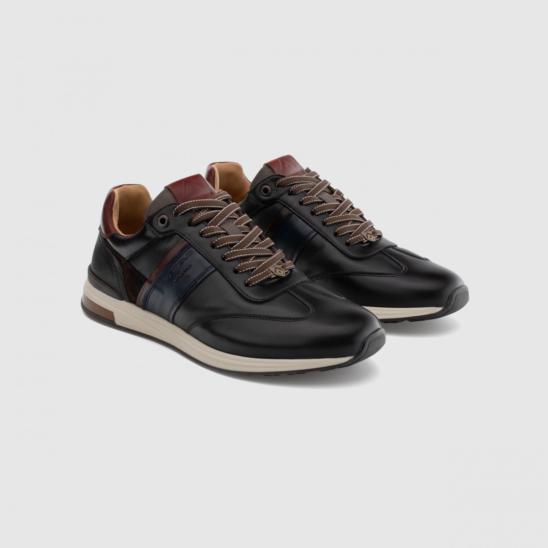 SLOW Classic Sneaker