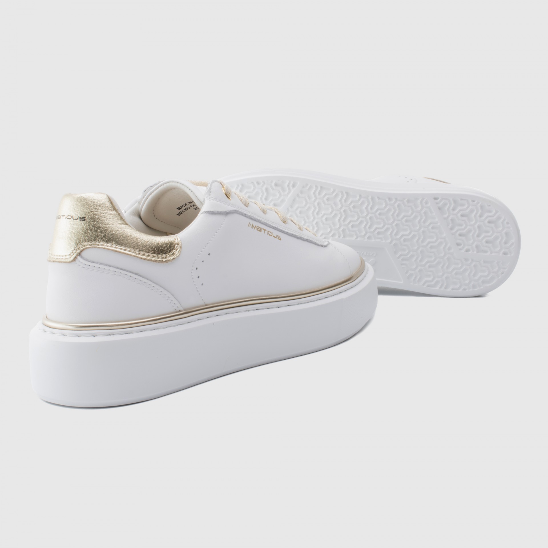 Bozelady Low-Top Sneaker