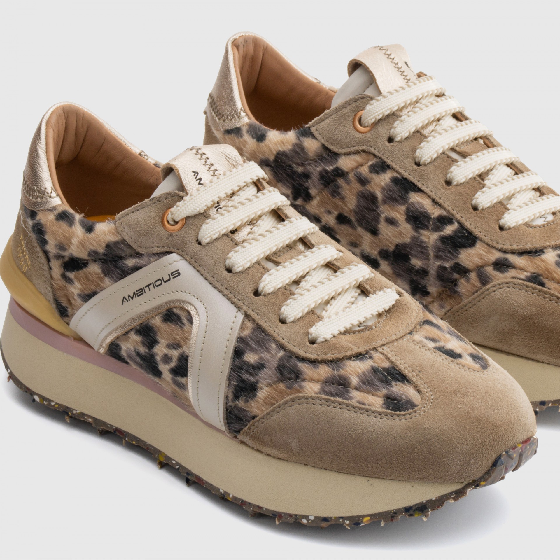 RHOME W Retro Runner