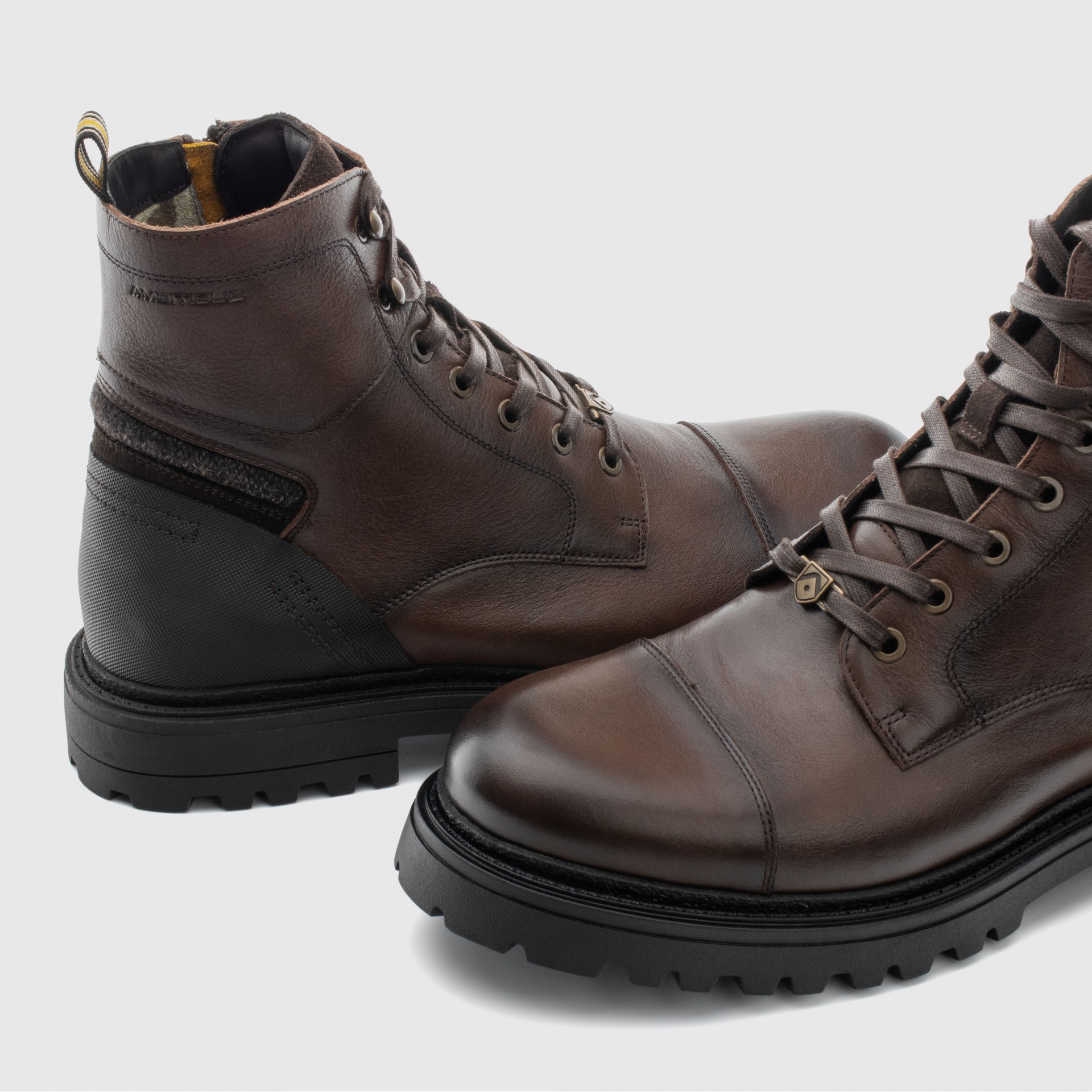 HARDY Lace-up Boots