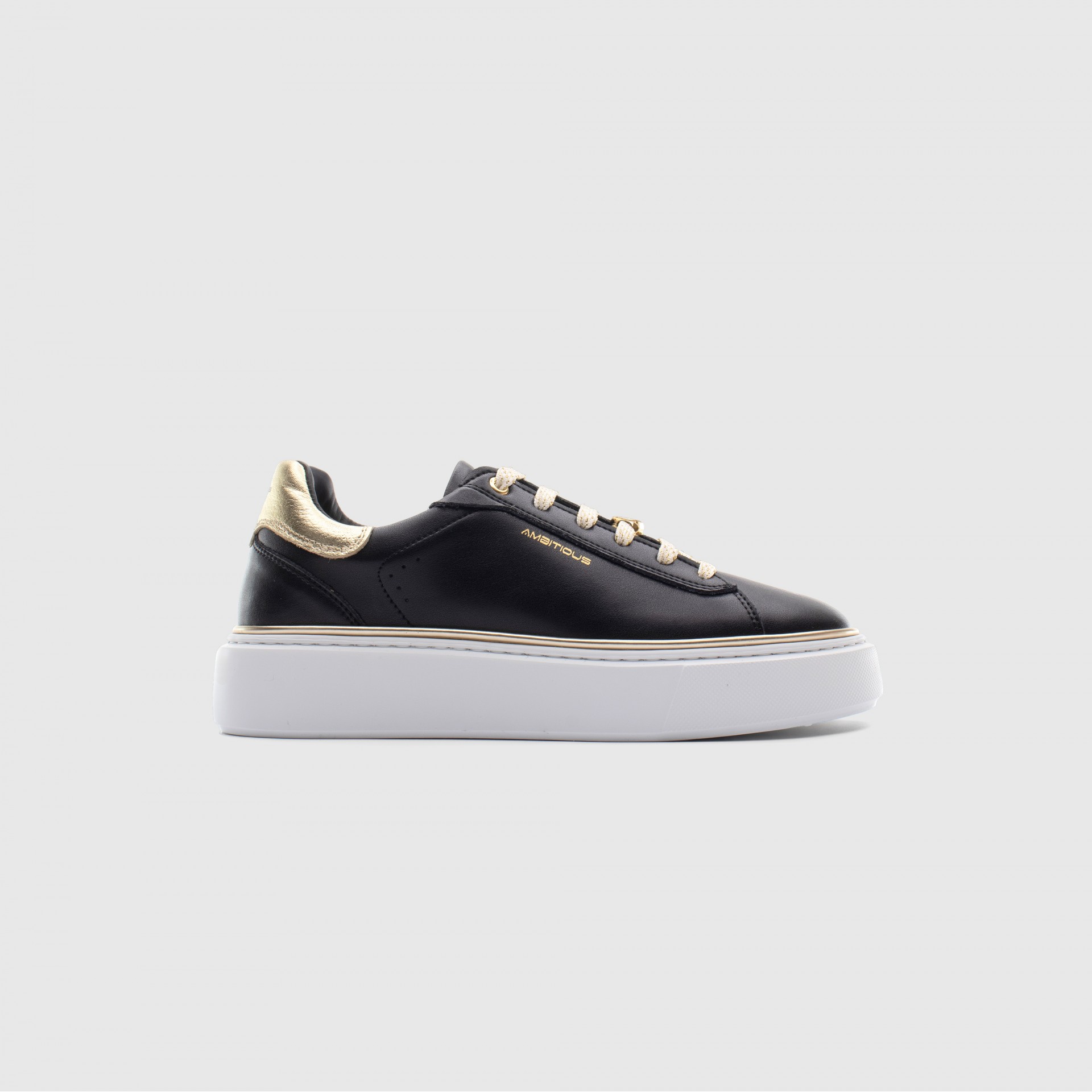 Bozelady Low-Top Sneaker