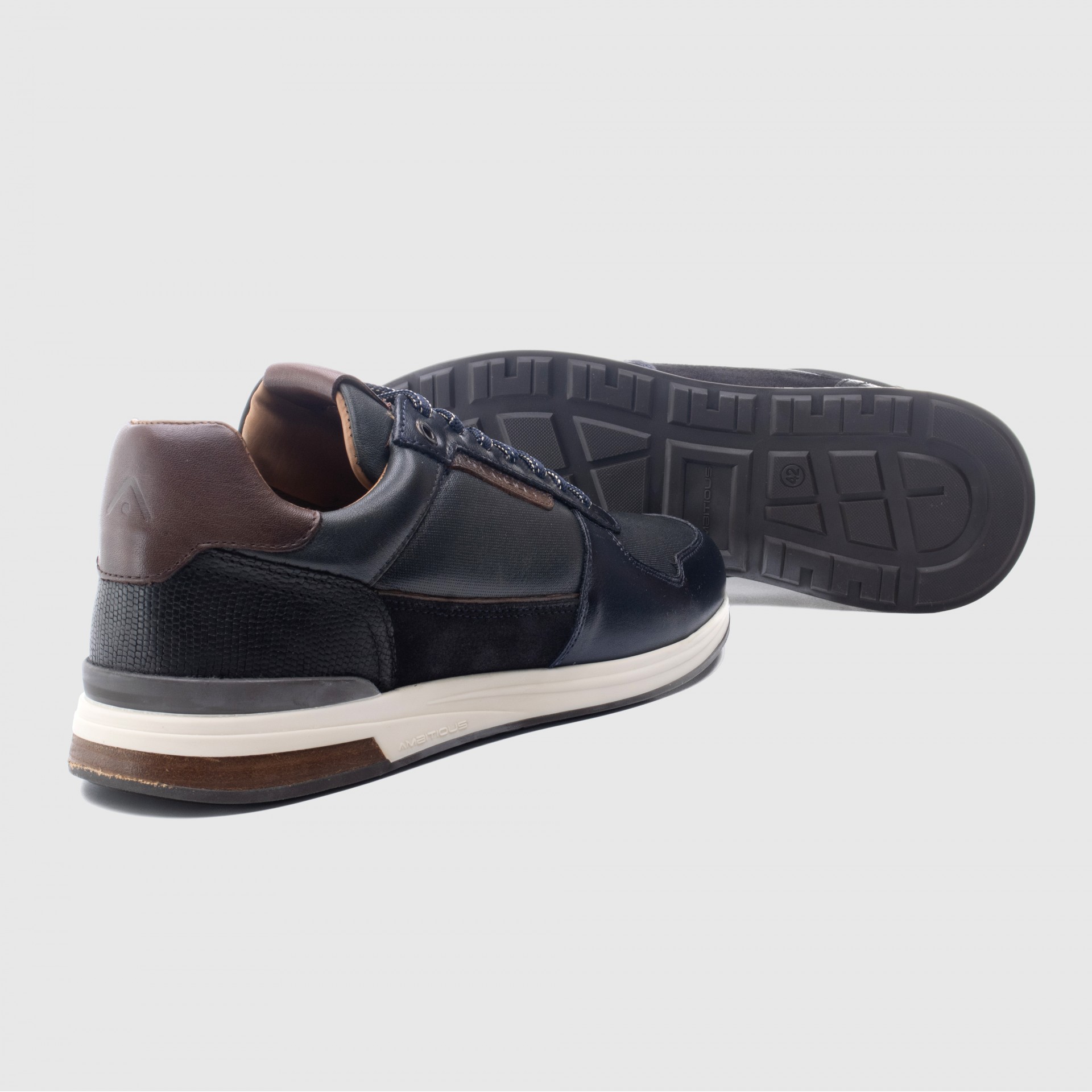 SLOW Classic Sneaker