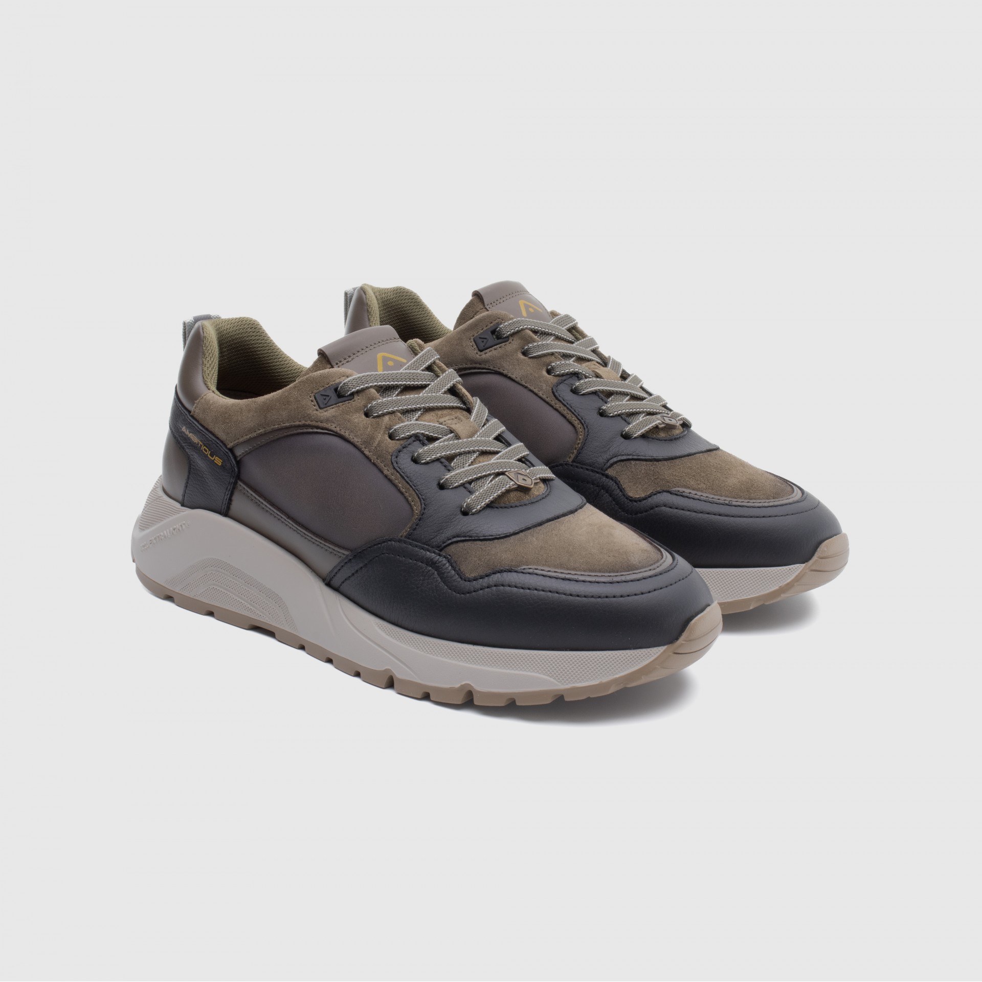 STRIDER Chunky Sneaker