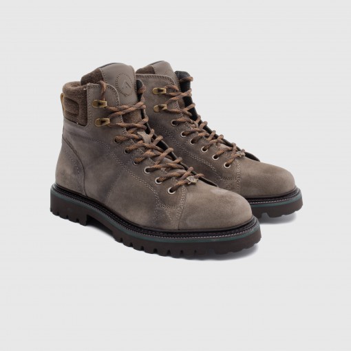 ERO Hiking Boots