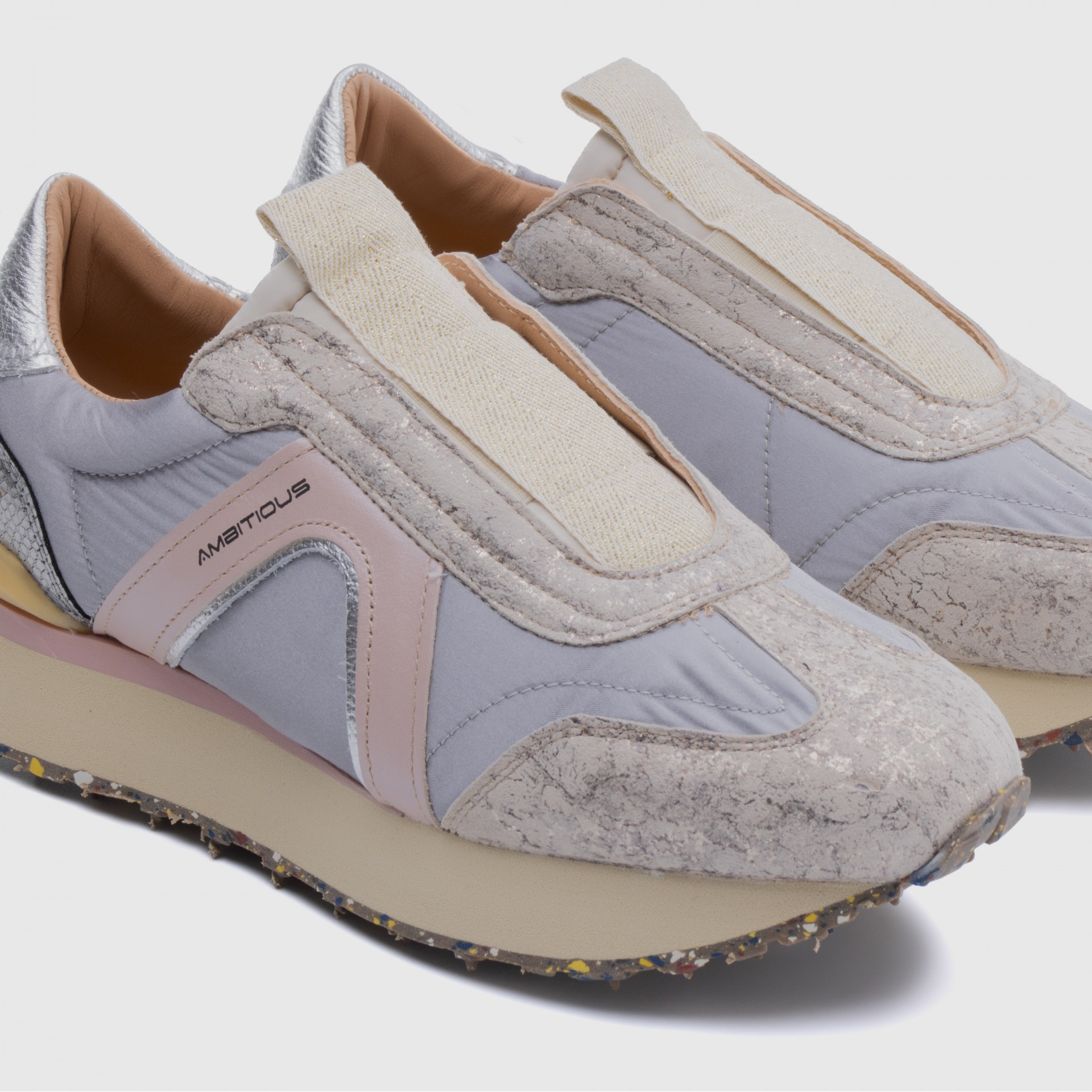 RHOME W Retro Runner