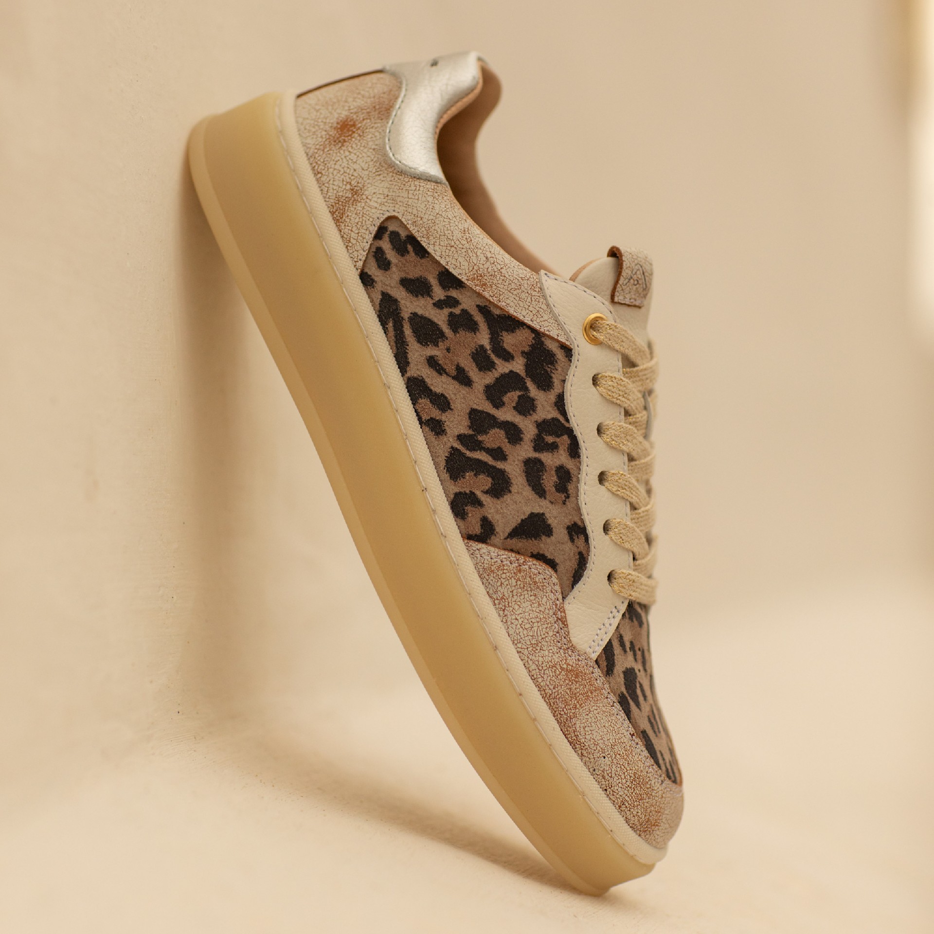 WENDY Low-Top Sneaker