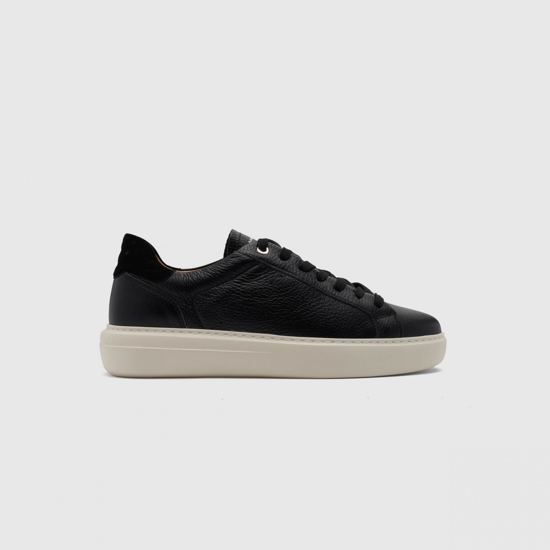 PHOENIX Low-Top Sneaker