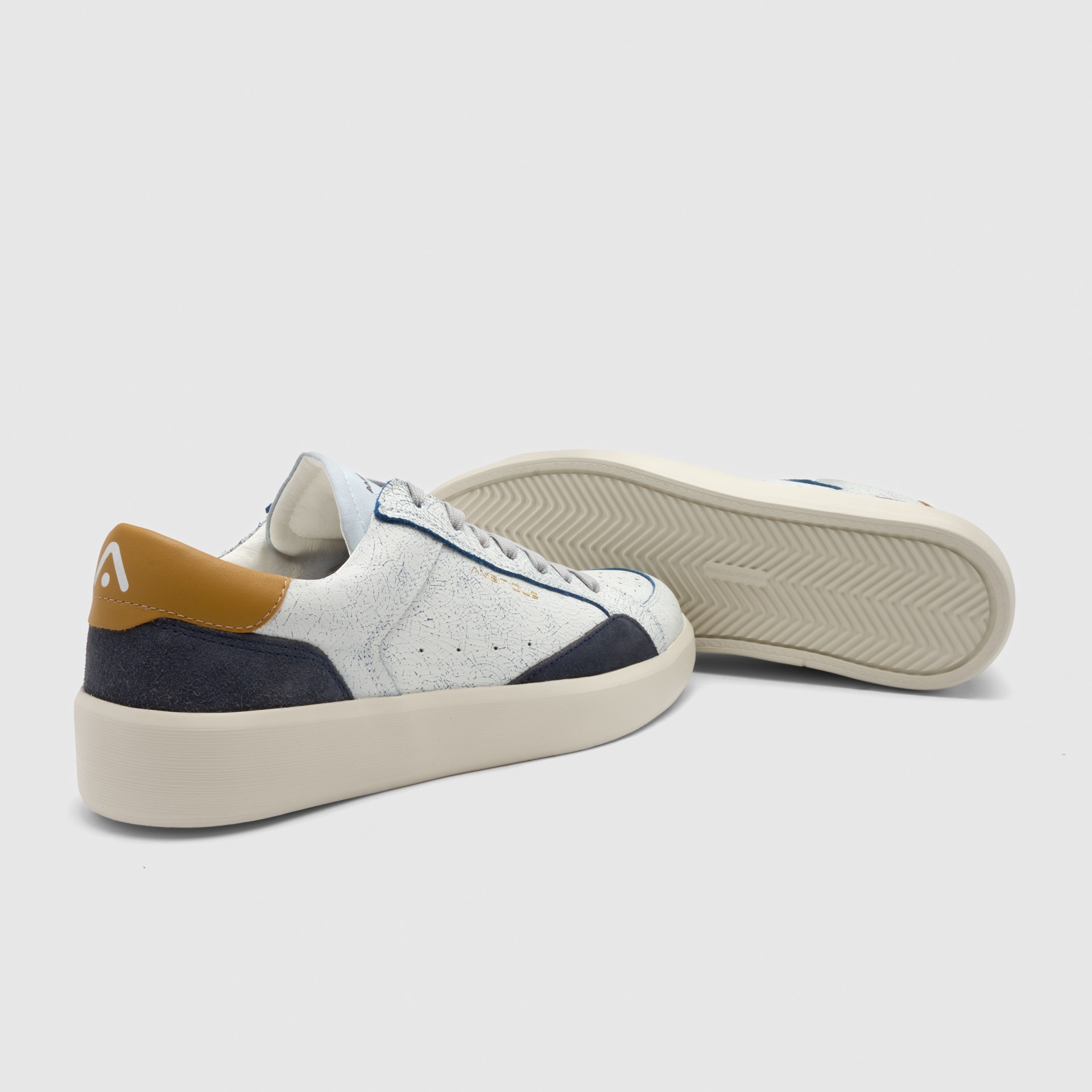 BRIXTON Court Light Sneaker