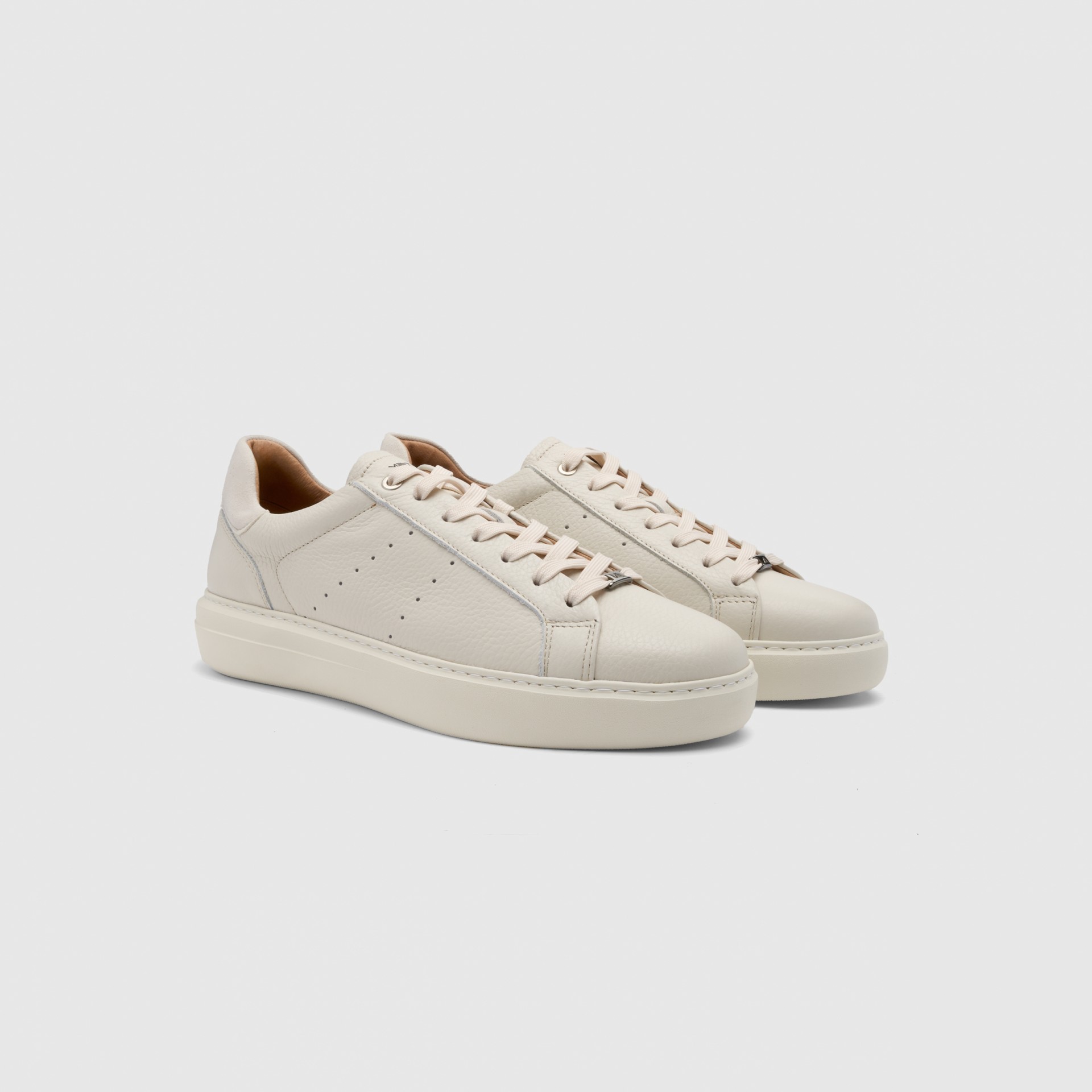 PHOENIX Low-Top Sneaker