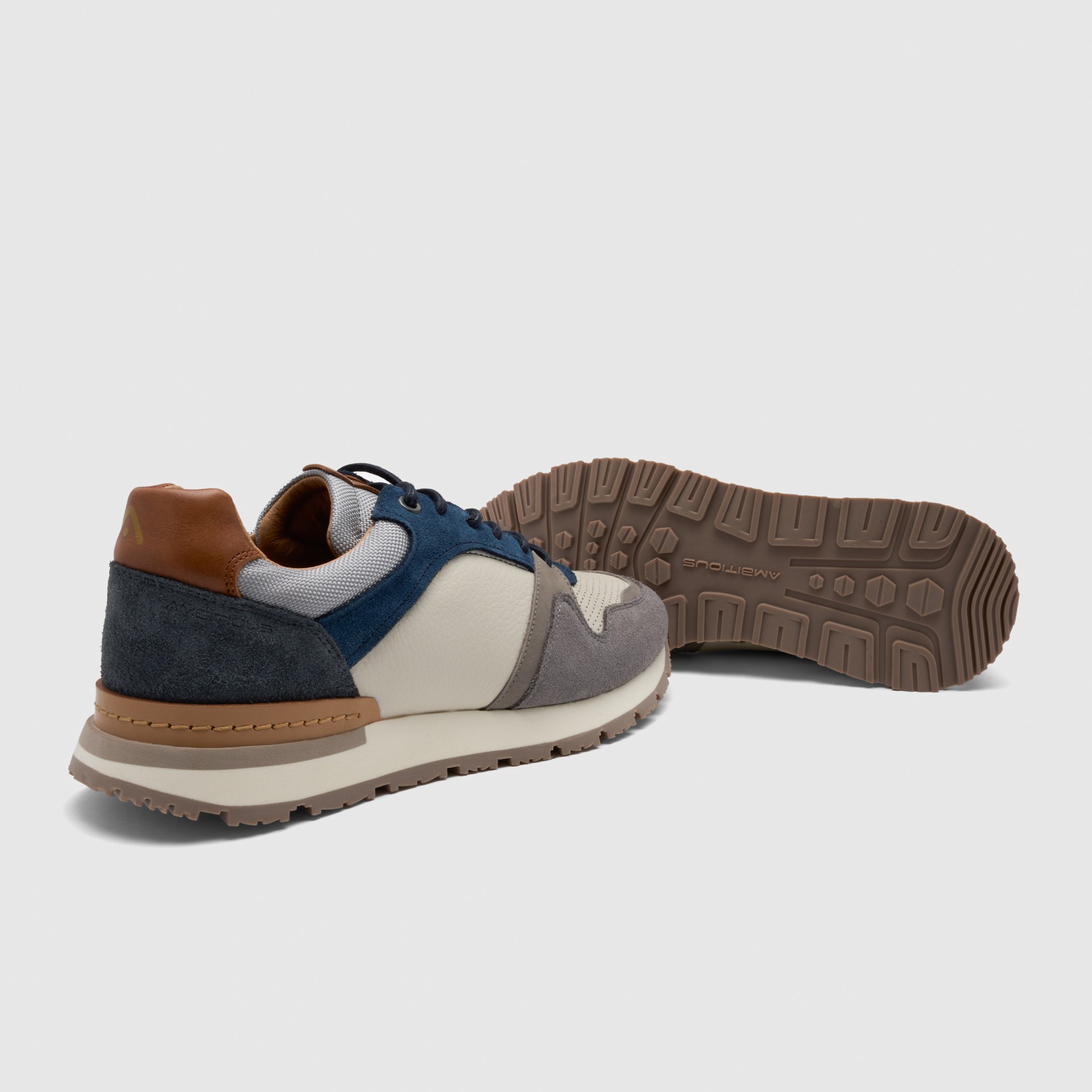 VINCE Classic Runner