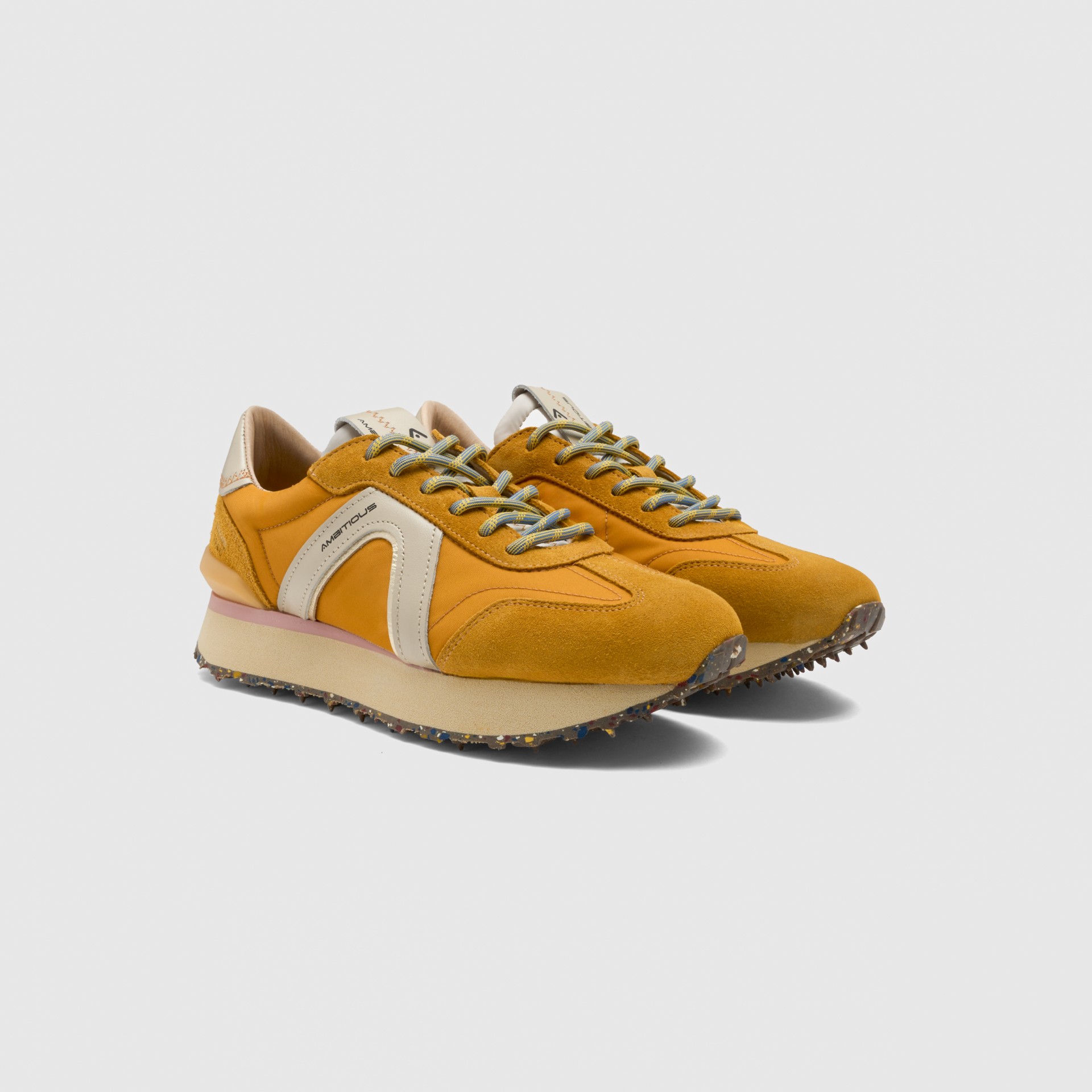 RHOME W Retro Runner