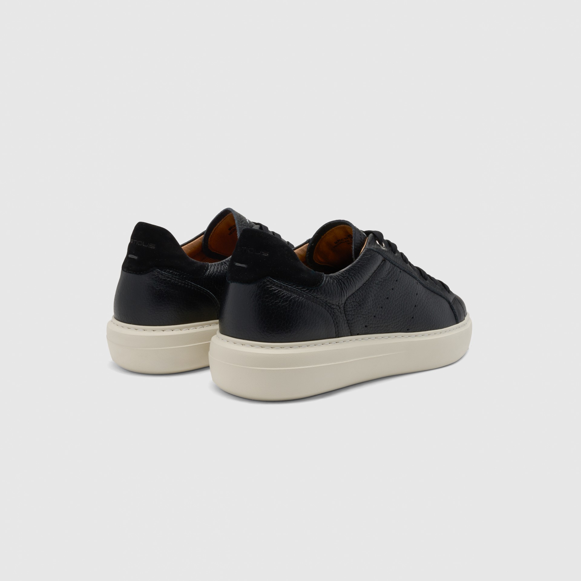 PHOENIX Low-Top Sneaker