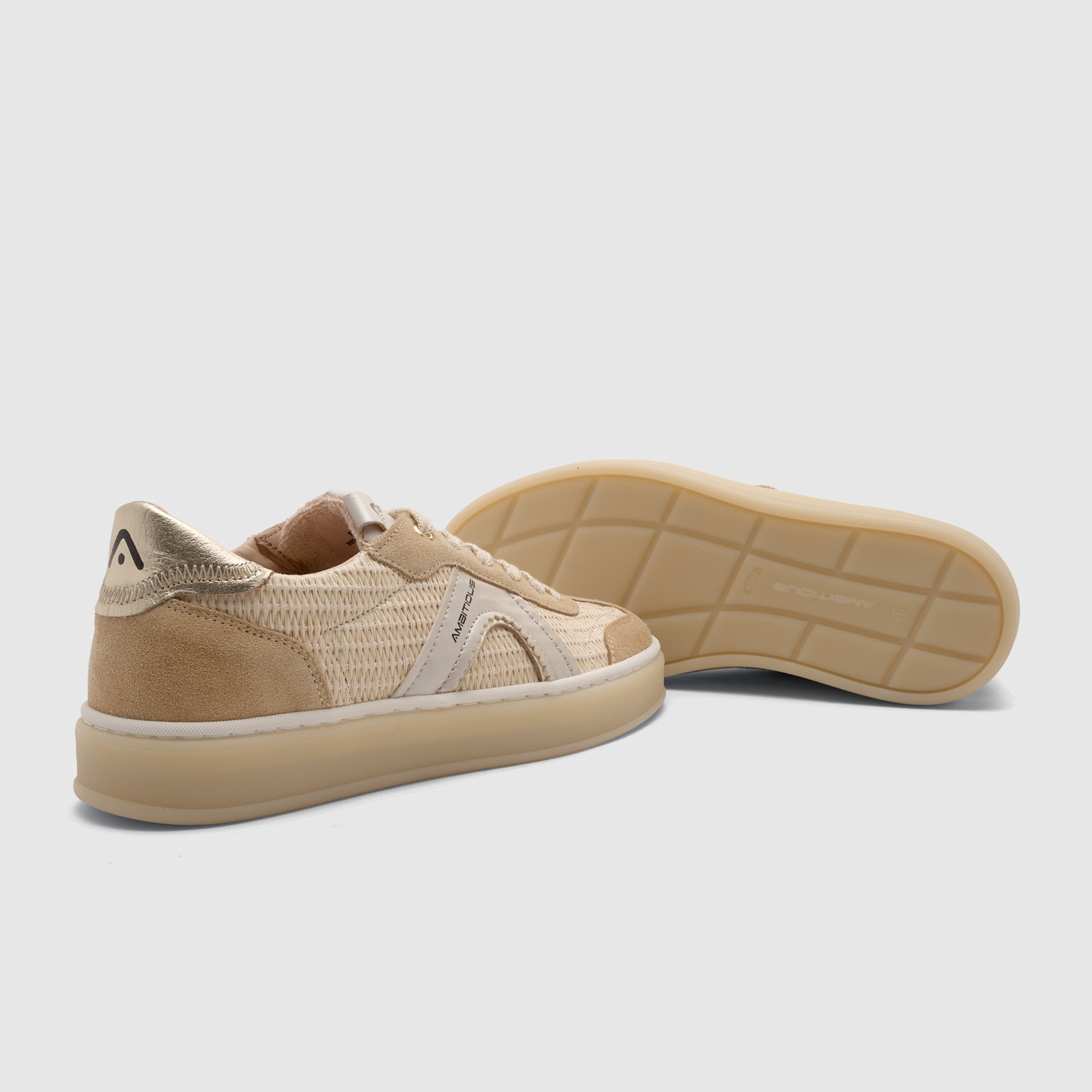 WENDY Low-Top Sneaker