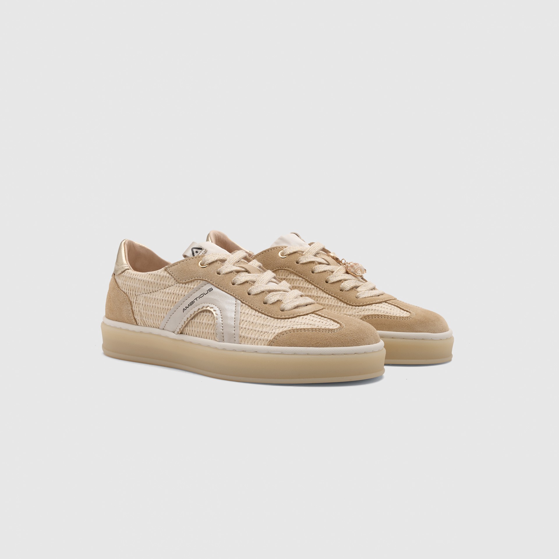 WENDY Low-Top Sneaker