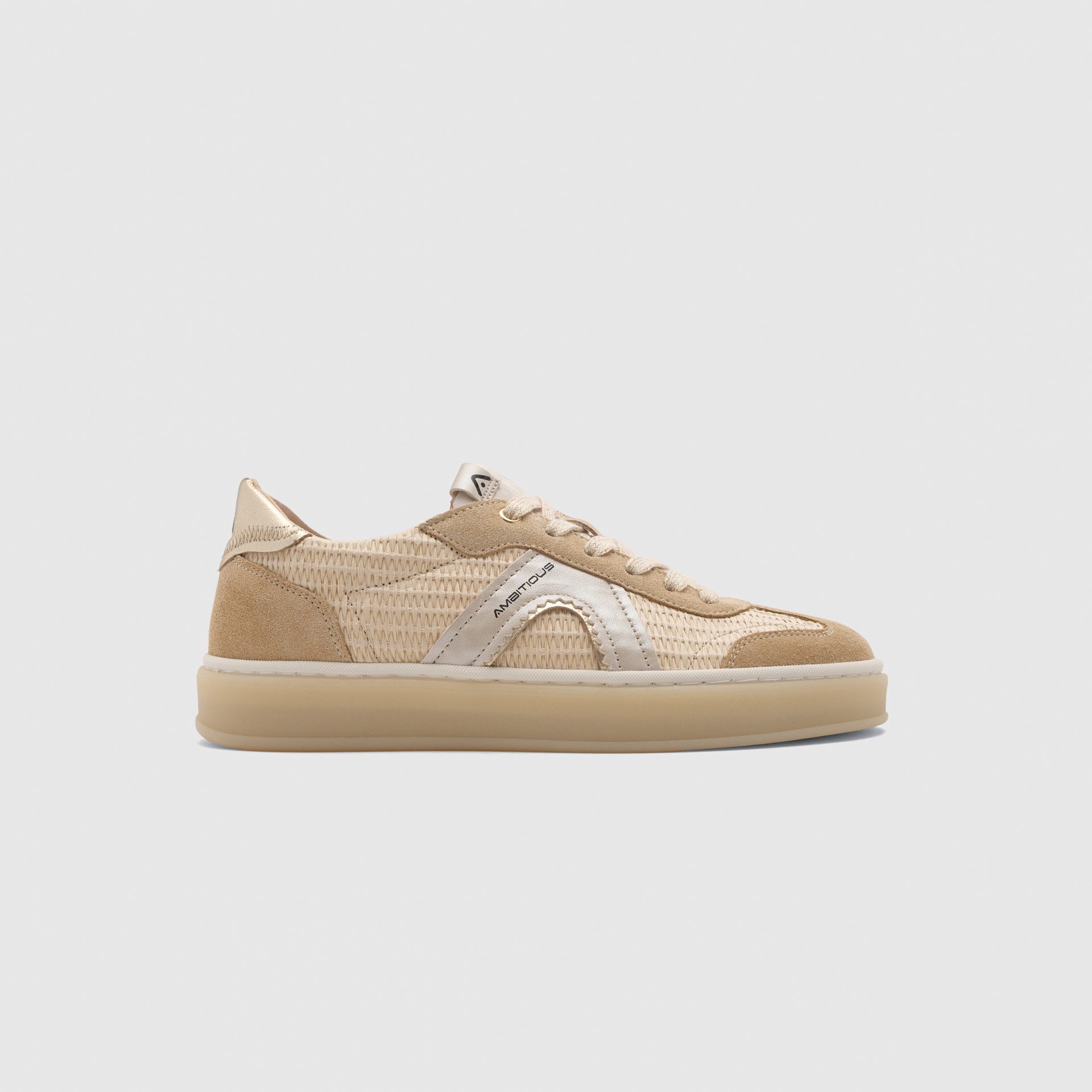 WENDY Low-Top Sneaker