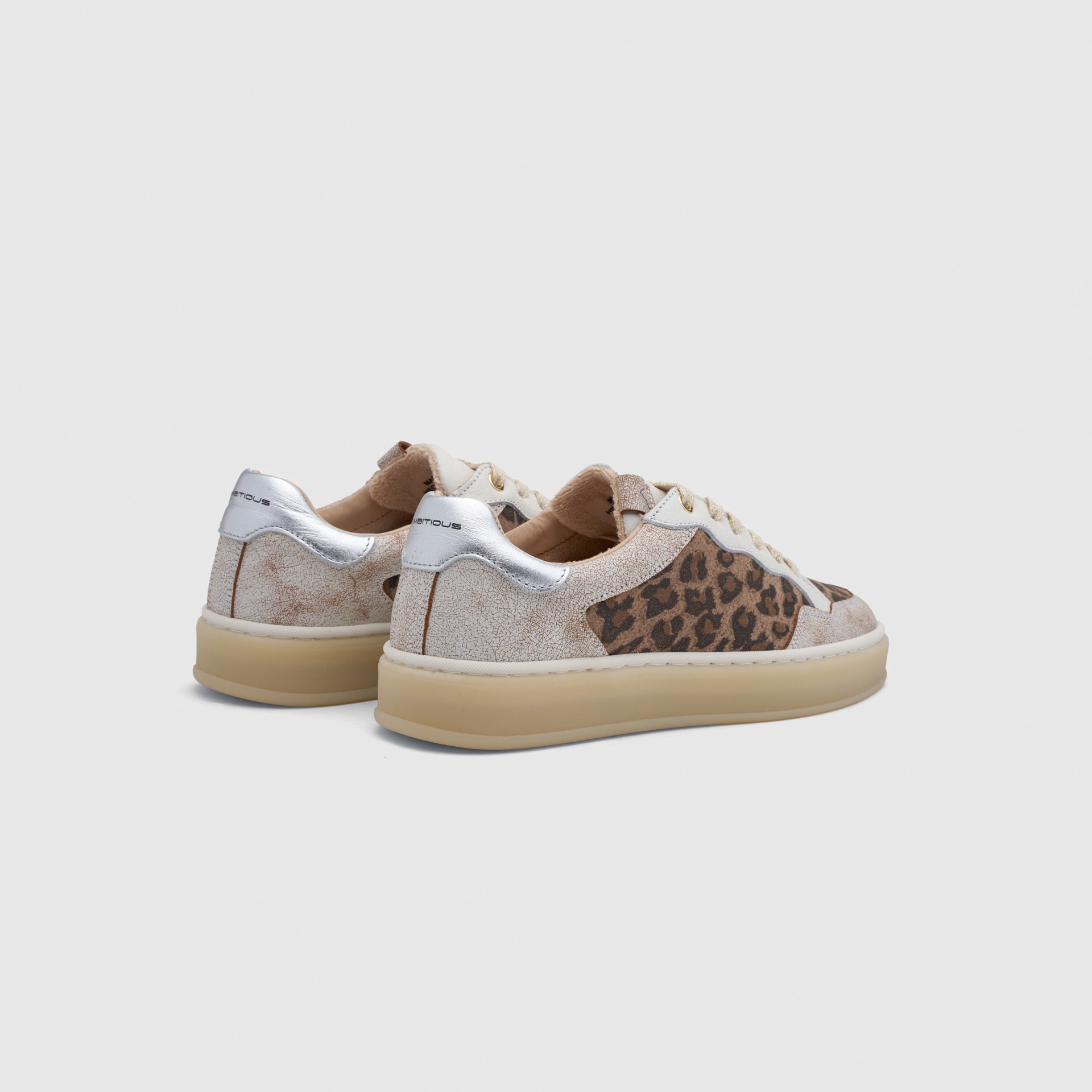 WENDY Low-Top Sneaker