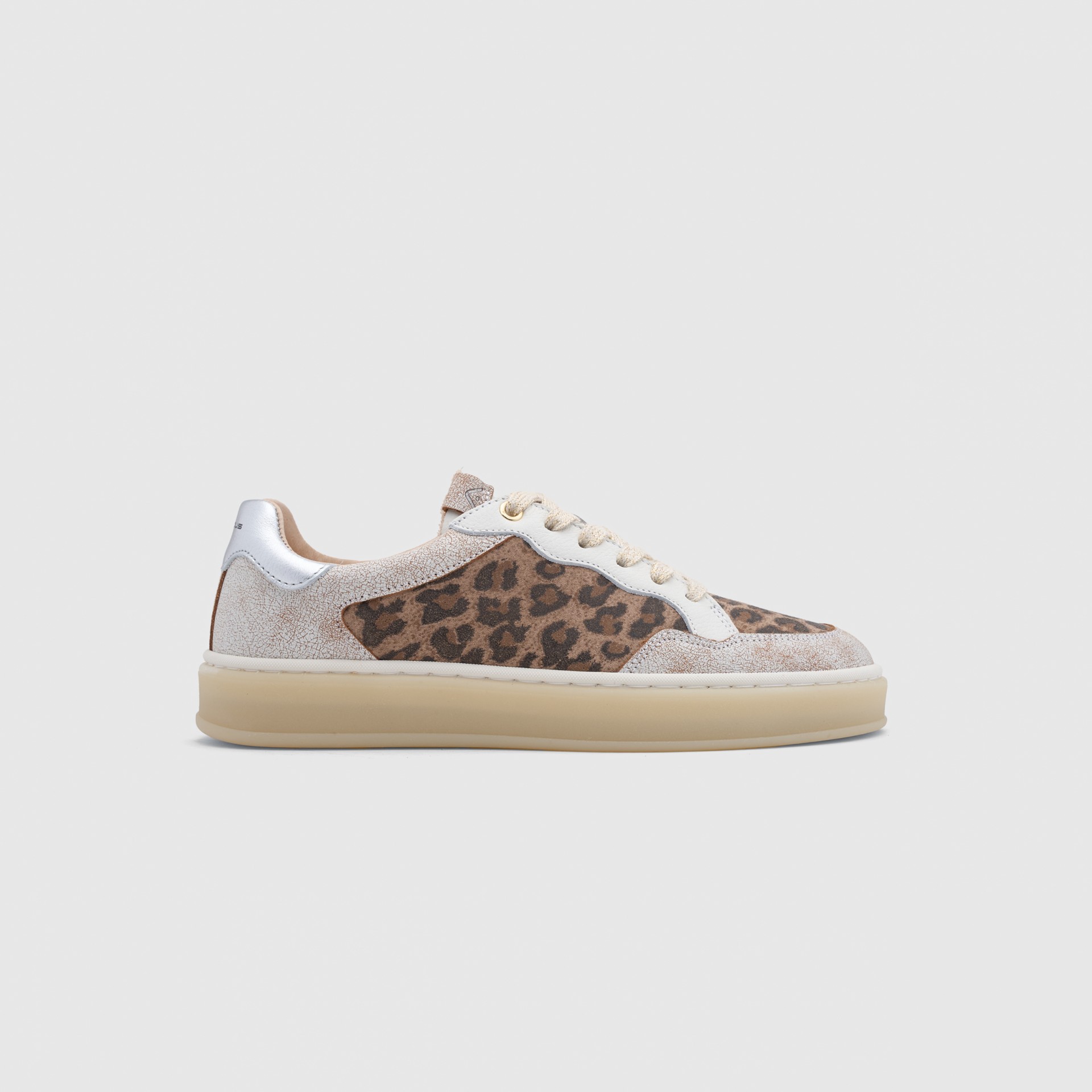 WENDY Low-Top Sneaker