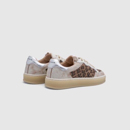 WENDY Low-Top Sneaker