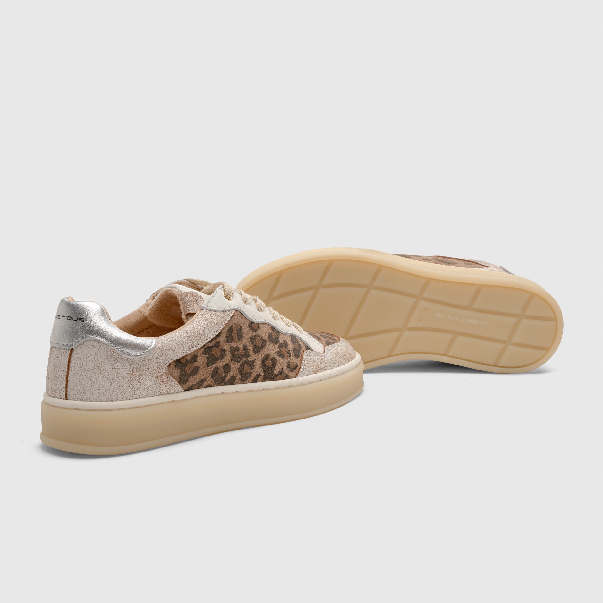 WENDY Low-Top Sneaker