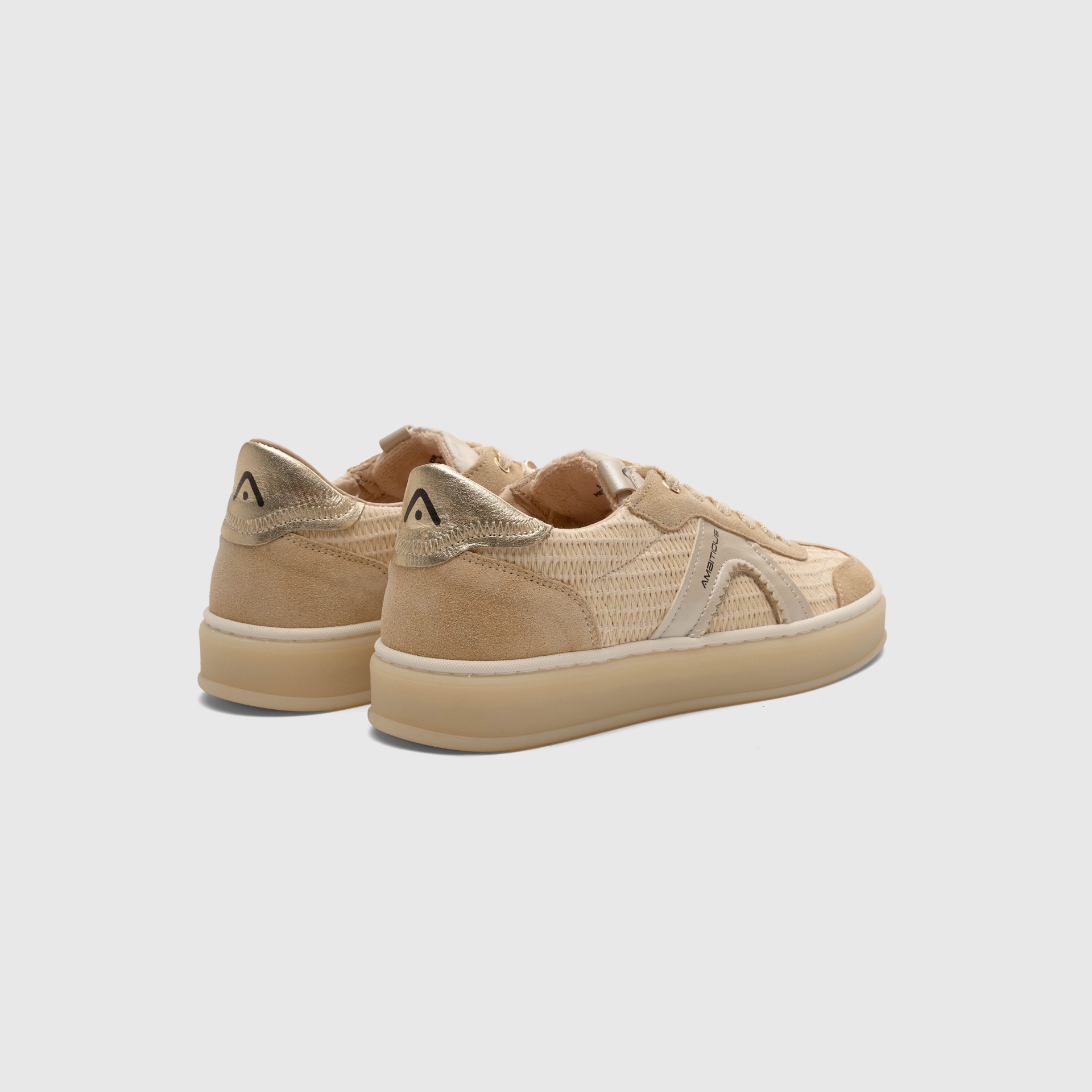 WENDY Low-Top Sneaker