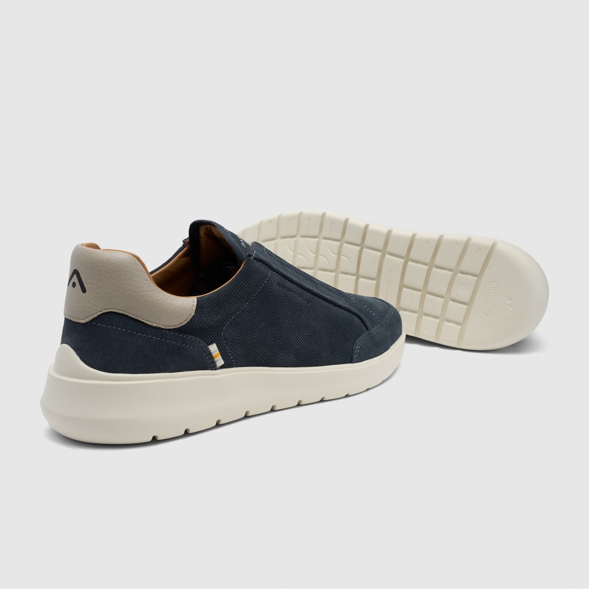 HOVER Slip-on
