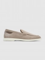 Taupe Taupe