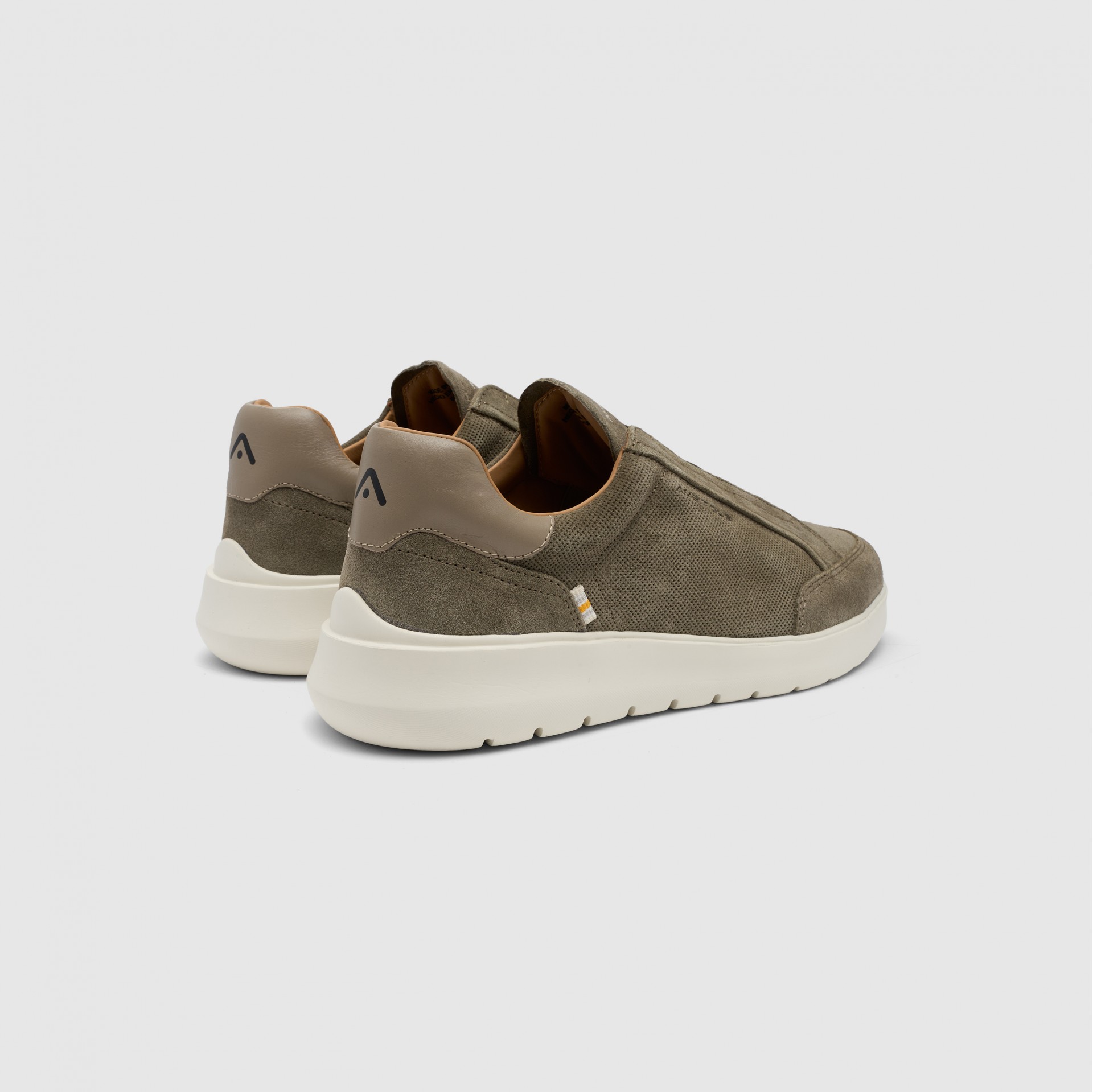 HOVER Slip-on