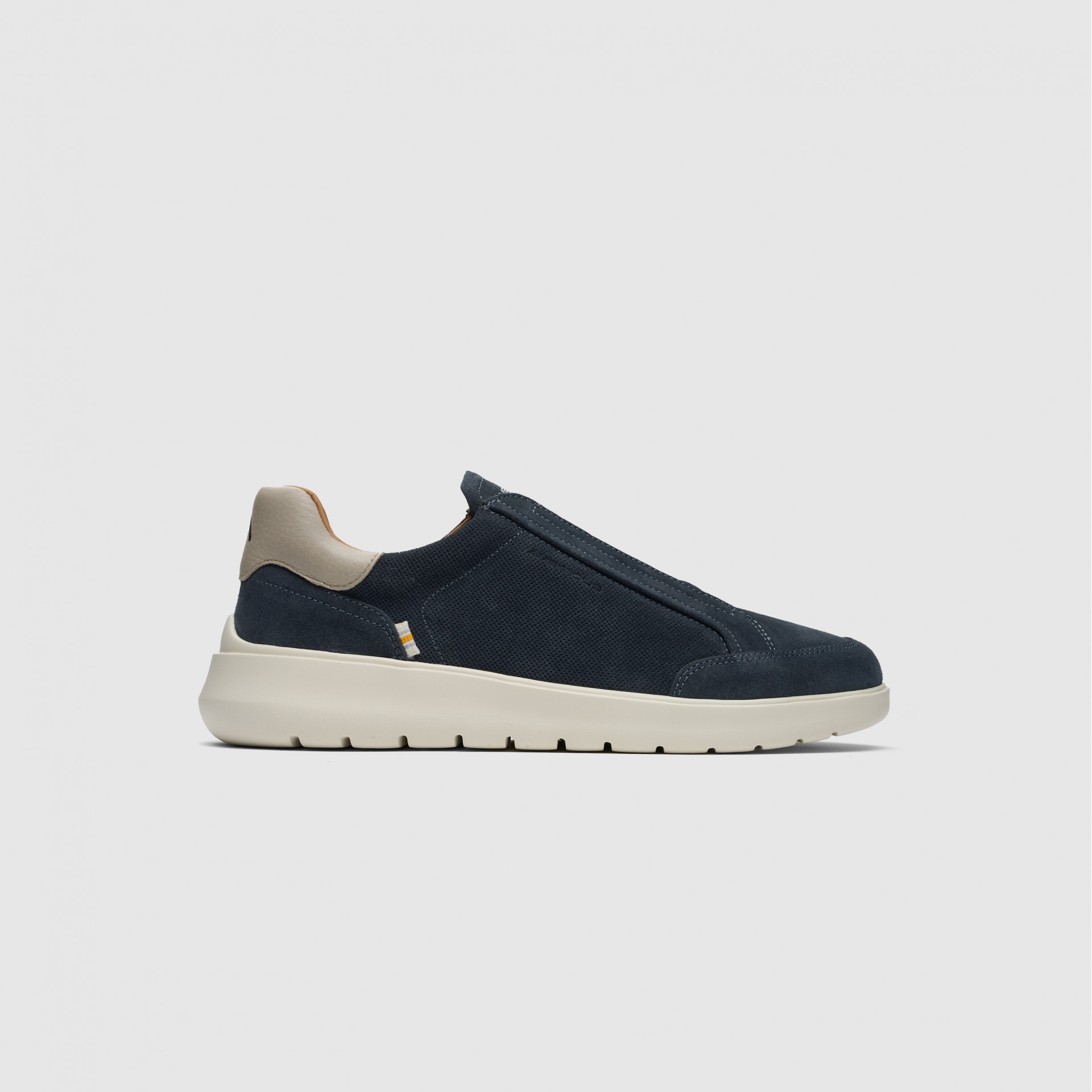 HOVER Slip-on