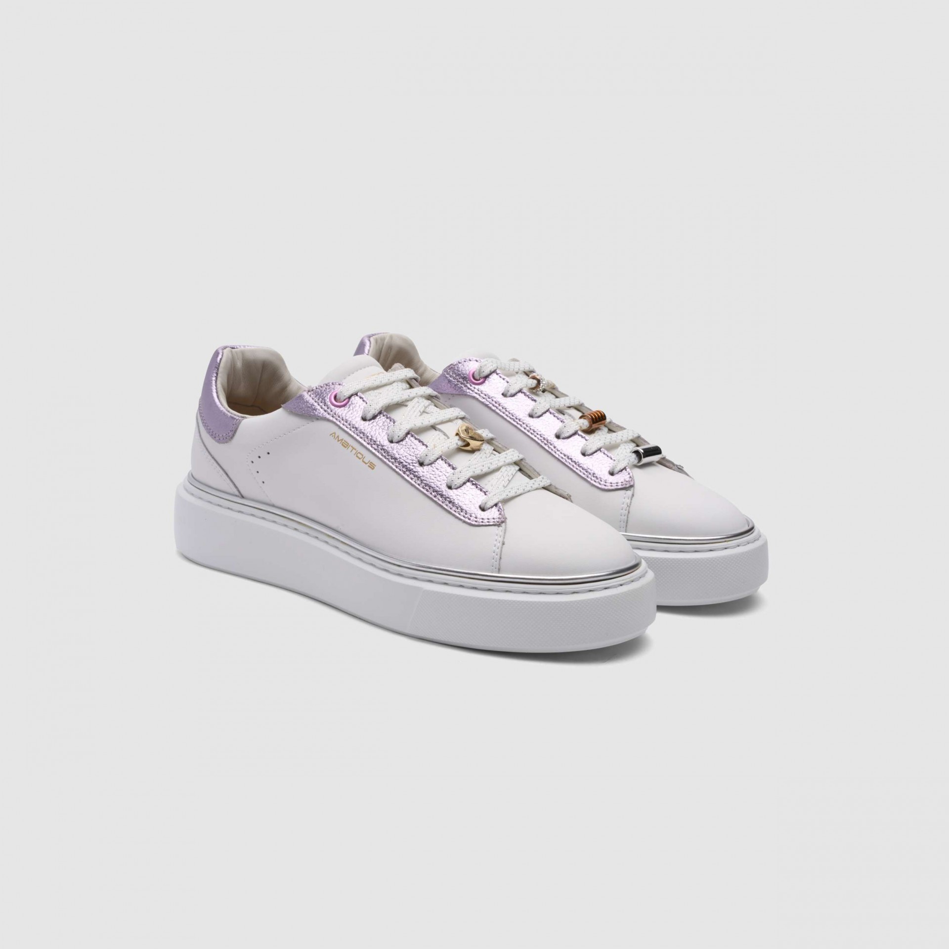 Bozelady Low-Top Sneaker